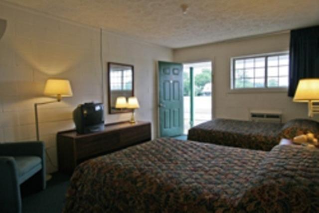 Hotel Lake Anna Glenora Quarto foto