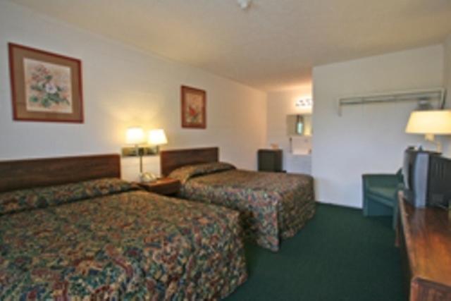 Hotel Lake Anna Glenora Quarto foto