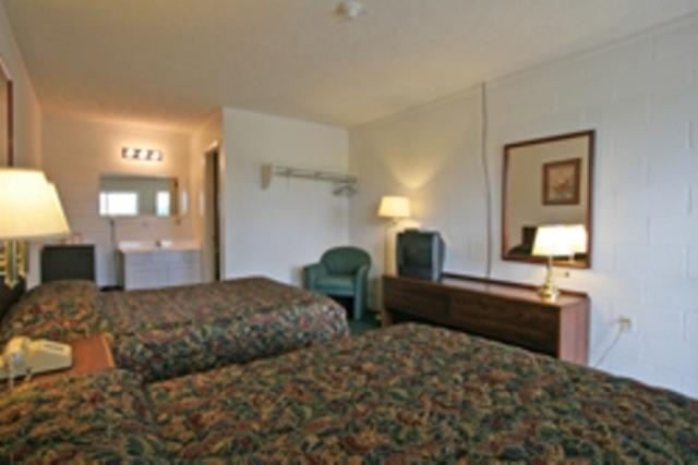 Hotel Lake Anna Glenora Quarto foto